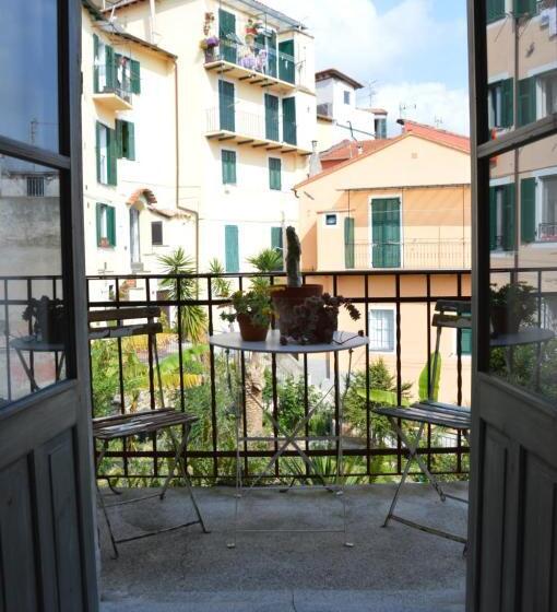 آپارتمان 1 خوابه با بالکن, Casa Hesychia