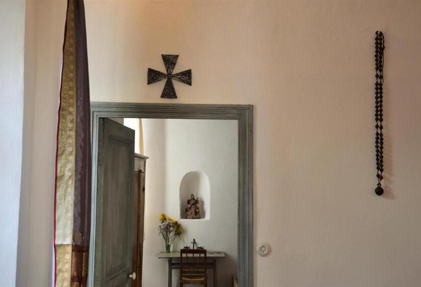آپارتمان 1 خوابه با بالکن, Casa Hesychia