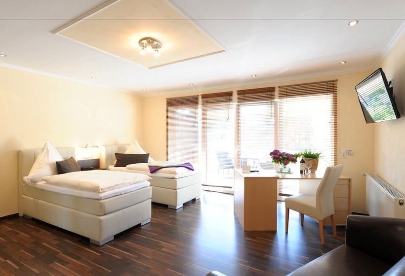 Студия Стандарт, Burgdorfs Hotel & Restaurant