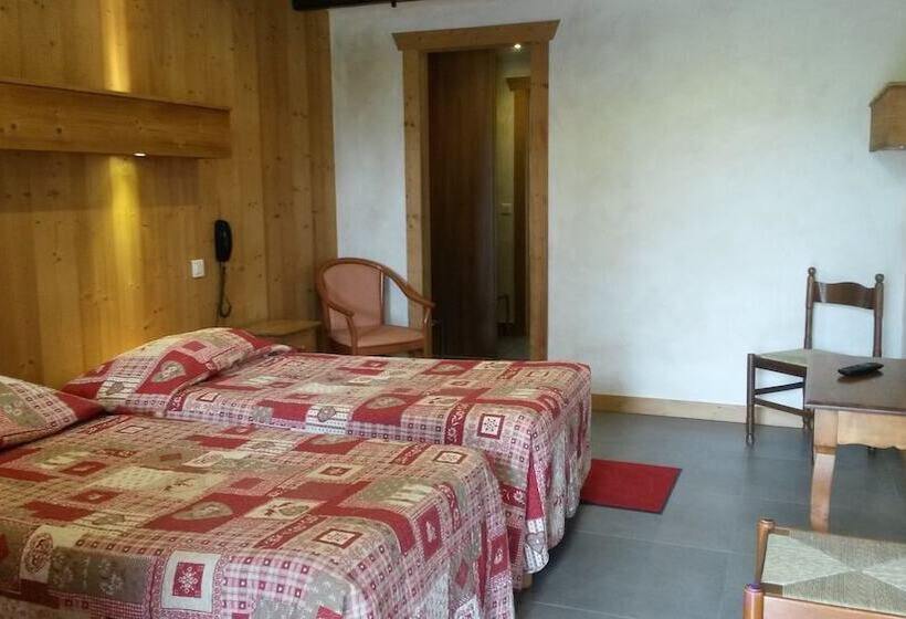 Четырехместный Номер Стандарт, Hôtel Les Bernards