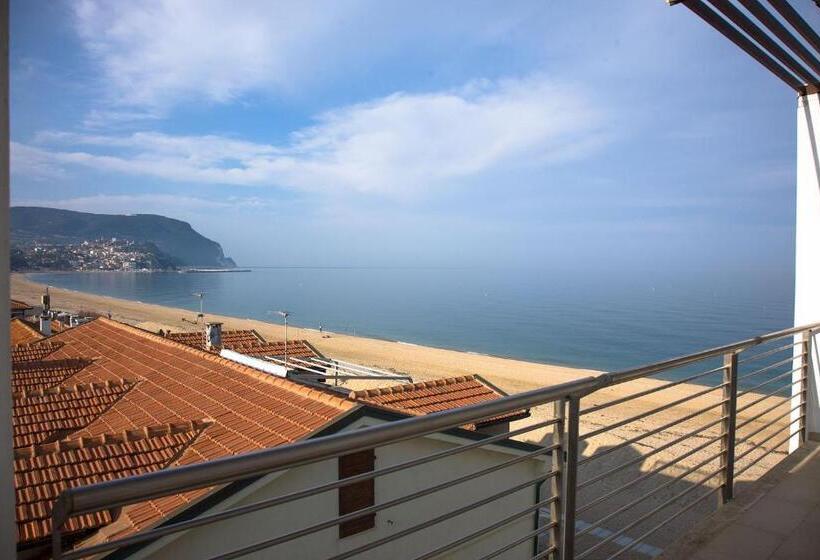 جناح ديلوكس, Il Conero Mare
