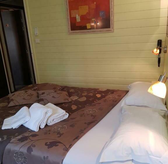 Номер Стандарт, Logis Hôtel Restaurant Les Carillons