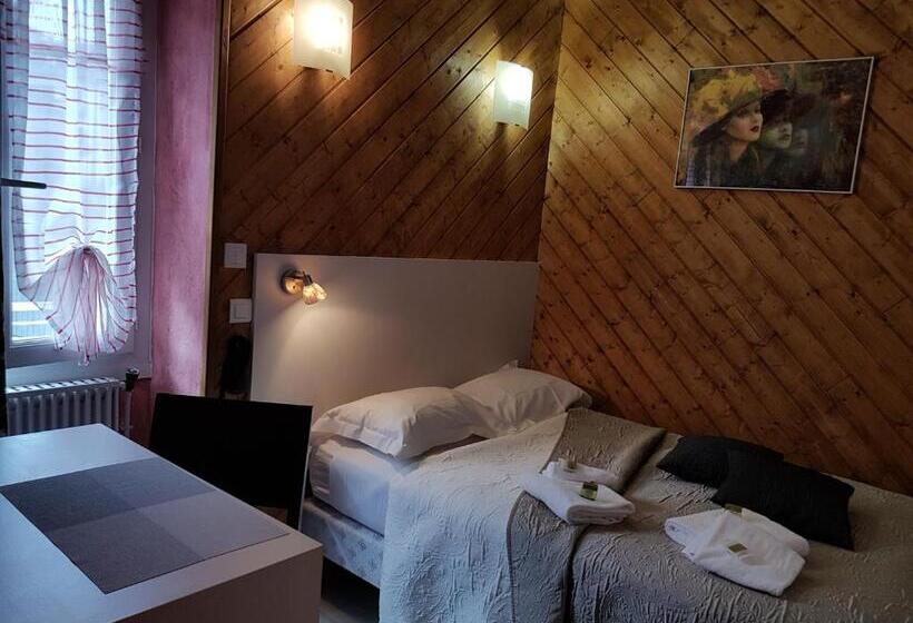 Номер Стандарт, Logis Hôtel Restaurant Les Carillons