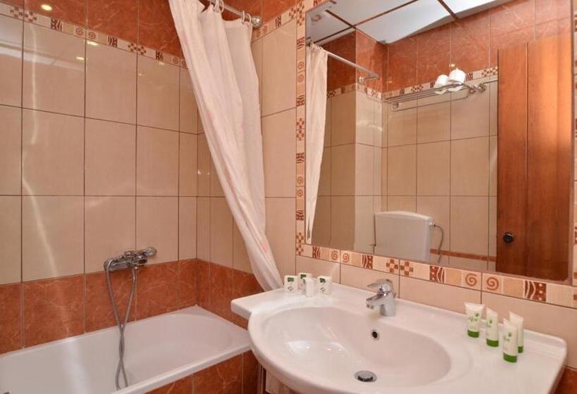 Quarto Familiar, Olympic