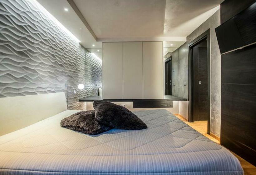 Suite with Terrace, Compagnoni
