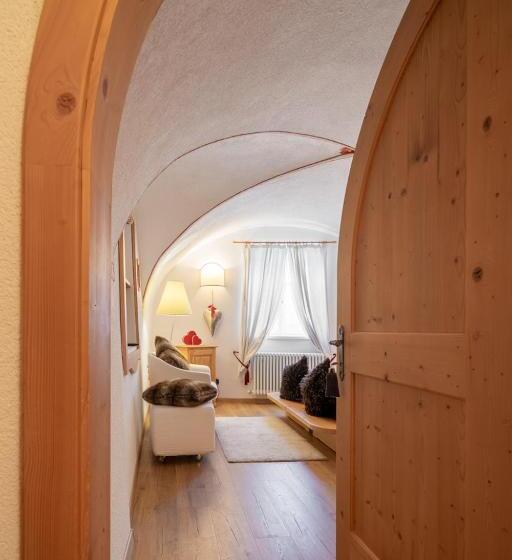 Quarto Economy, Garnì Laurino