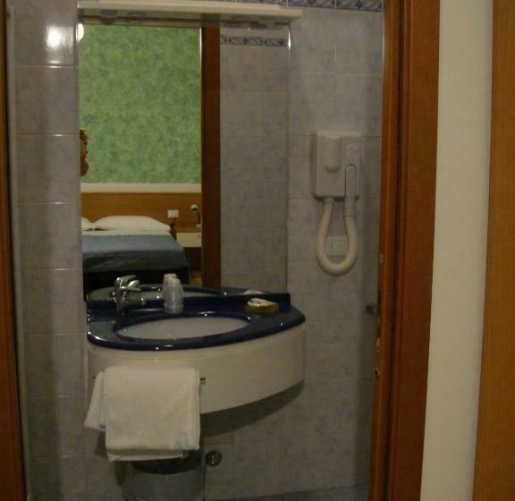 Quarto Triplo Estandar, Vela