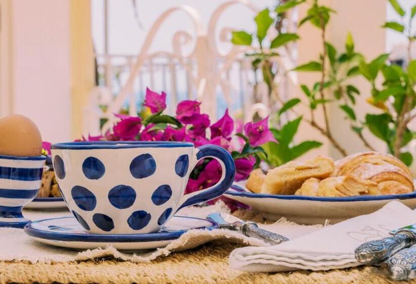 Номер Стандарт Боковой Вид на Море, Villa Mary Suites