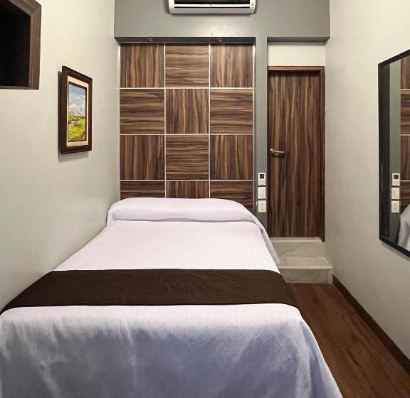 Quarto Estandar, Principal
