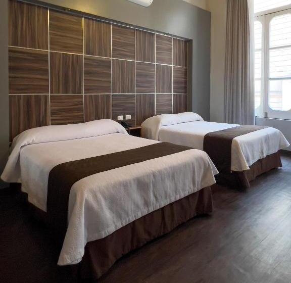 Quarto Estandar, Principal