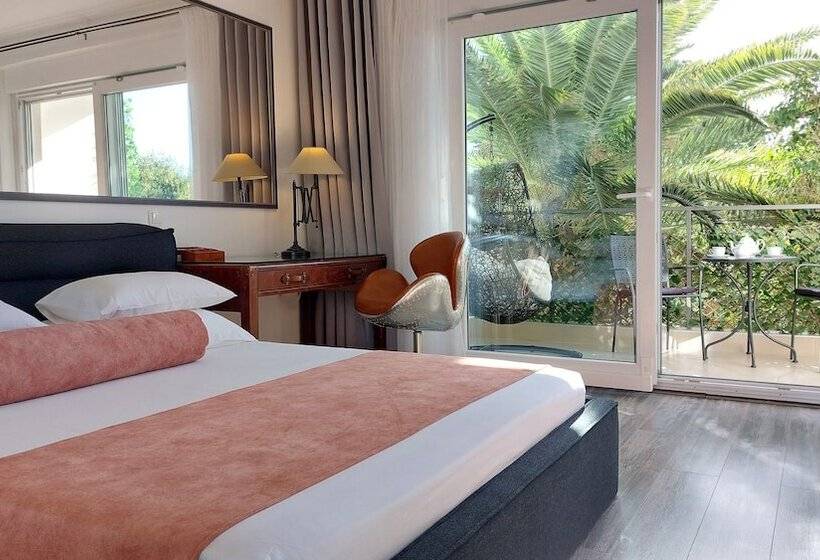 استودیوی لوکس, Refresh Boutique Apartments