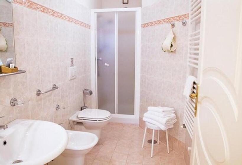 اتاق استاندارد سه نفره, Villa Santa Margherita   B&b