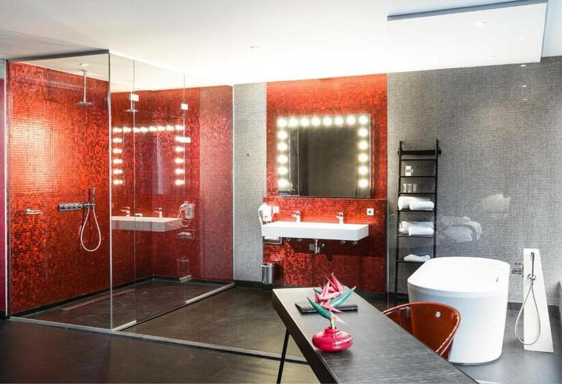 Люкс, Van Der Valk Hotel Veenendaal