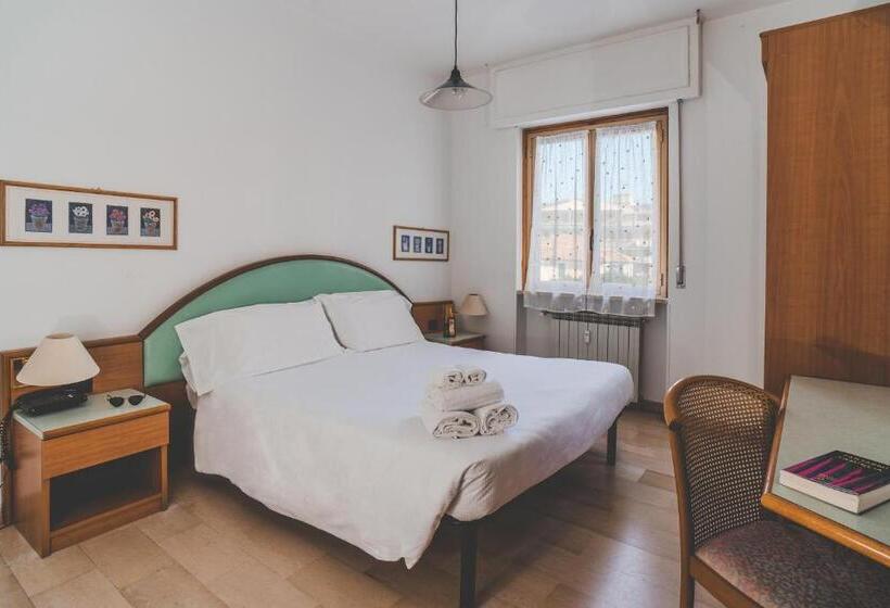 Трежместный Номер Economy, Bacco Rooms And Breakfast