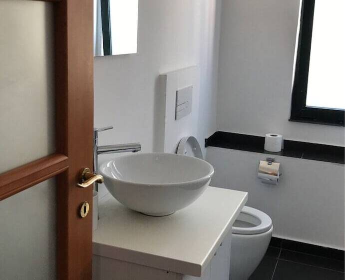 Appartamento 1 Camera da Letto con Terrazza, Rimini Tirana