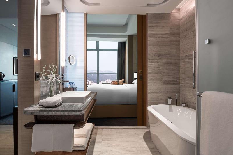 Стандартный Номер Кровать Кинг, Hilton Jinan South Hotel & Residences
