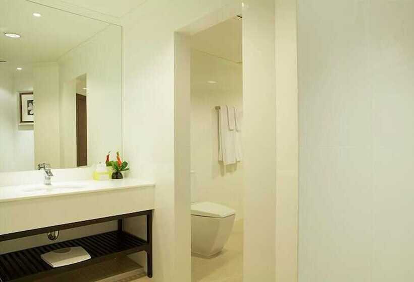 Президентский Люкс, Sir James Resort