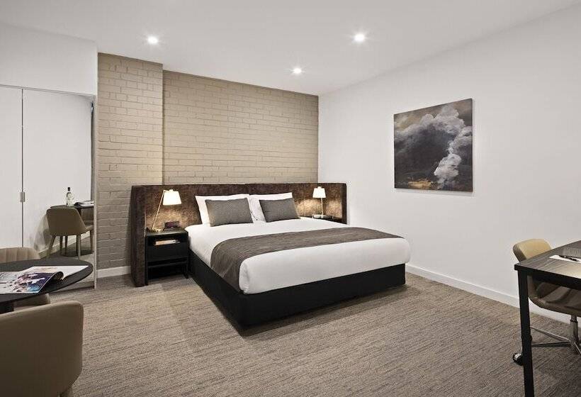 스탠다드 스튜디오, Quest Newcastle West