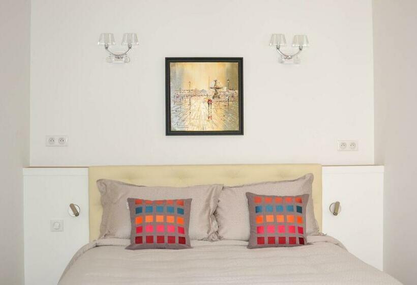 اتاق استاندارد با وان آب گرم, Assia & Nathalie   Luxury B&b Marais