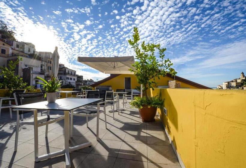 Номер Стандарт Трехместный, Amalfi Luxury House