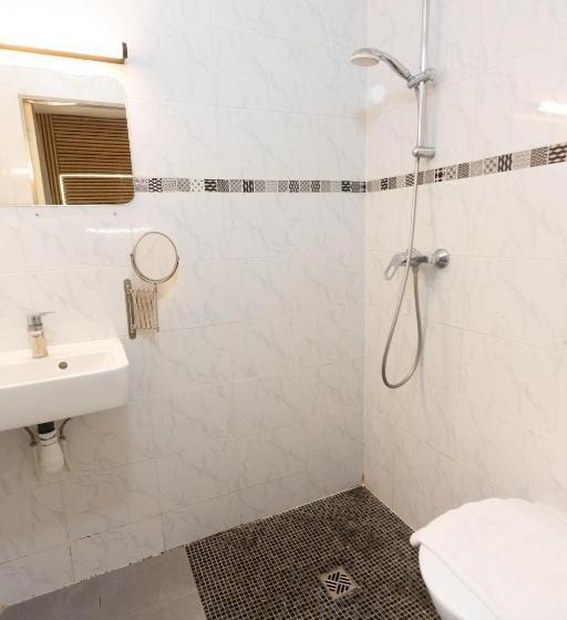اتاق لوکس, Europe Blv