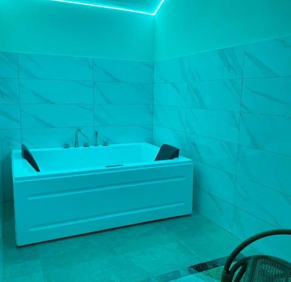 Люкс с гидромассажем, Hôtel Spa Marotte