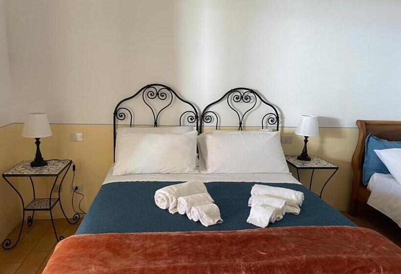 اتاق لوکس چهار تخته, La Locanda Del Postino