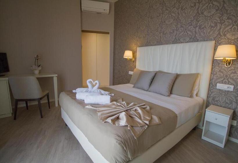 Quarto Triplo Deluxe Vista Mar, Lady Mary