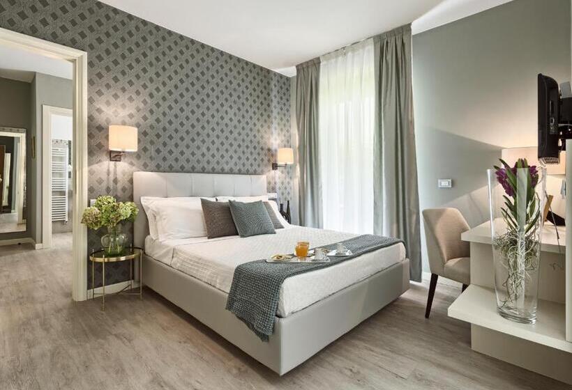 Quarto Familiar, Lady Mary
