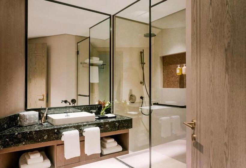 Студио Стандарт с Балконом, Sonder Business Bay