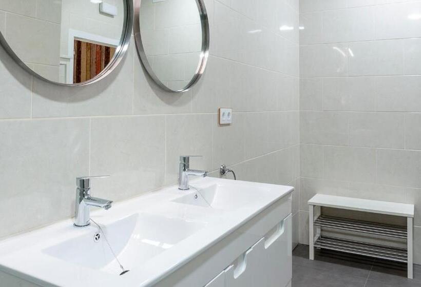 Семейный Номер Классика, Ant Hostel Barcelona