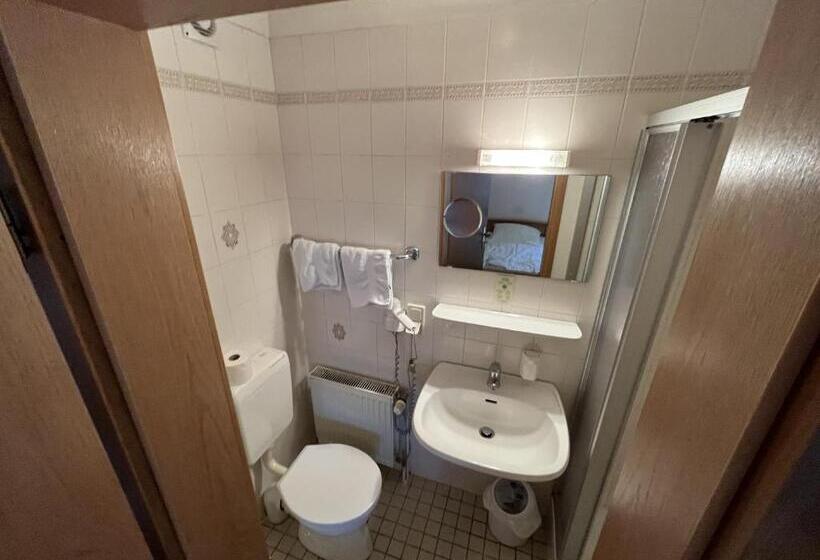 Номер Стандарт, Privatquartier Van Dreuten