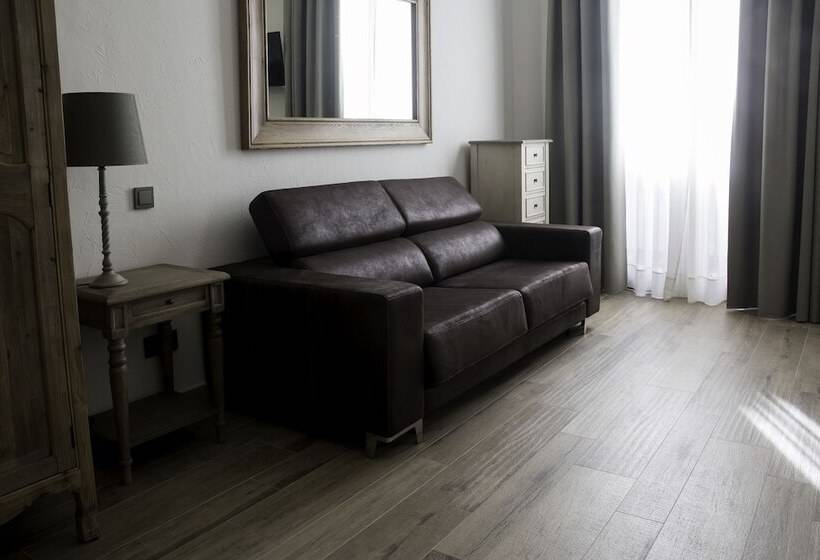 سوییت جونیور, Sa Voga Hotel & Spa