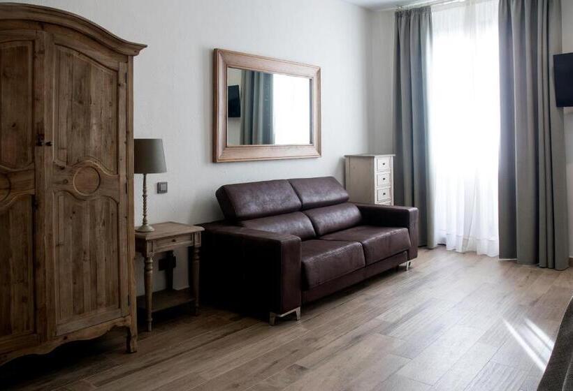 سوییت جونیور, Sa Voga Hotel & Spa