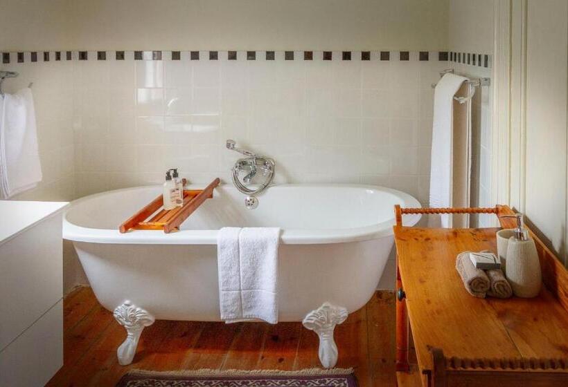 Номер Стандарт Вид на Бассейн, Airlies Guest House