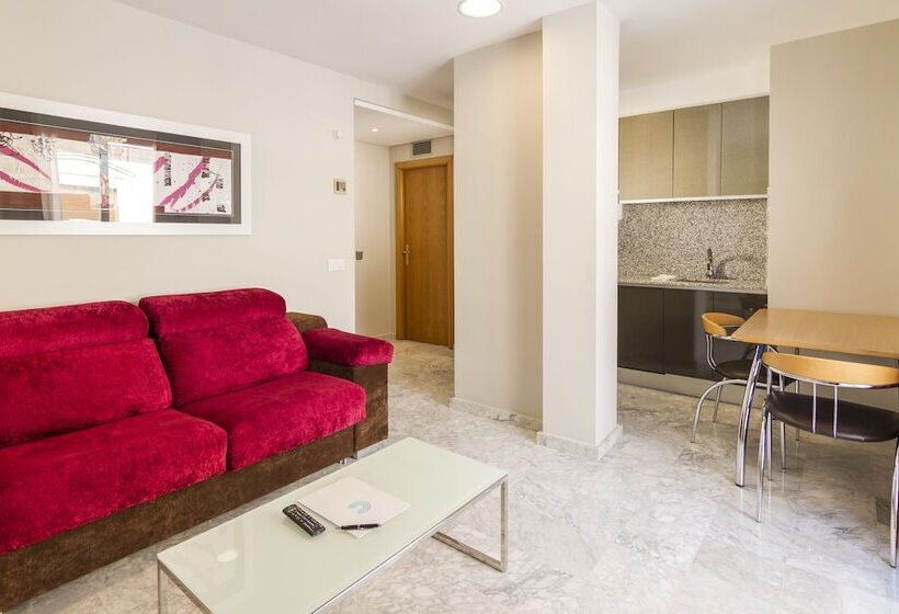 1 Bedroom Penthouse Apartment, Citizentral Gascons