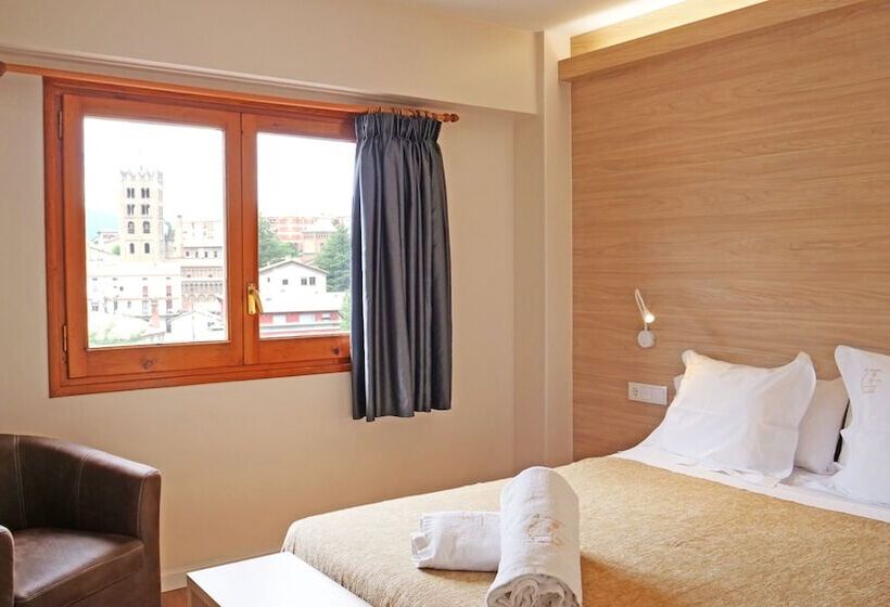 Номер Стандарт Вид на Город, La Trobada Hotel Sport