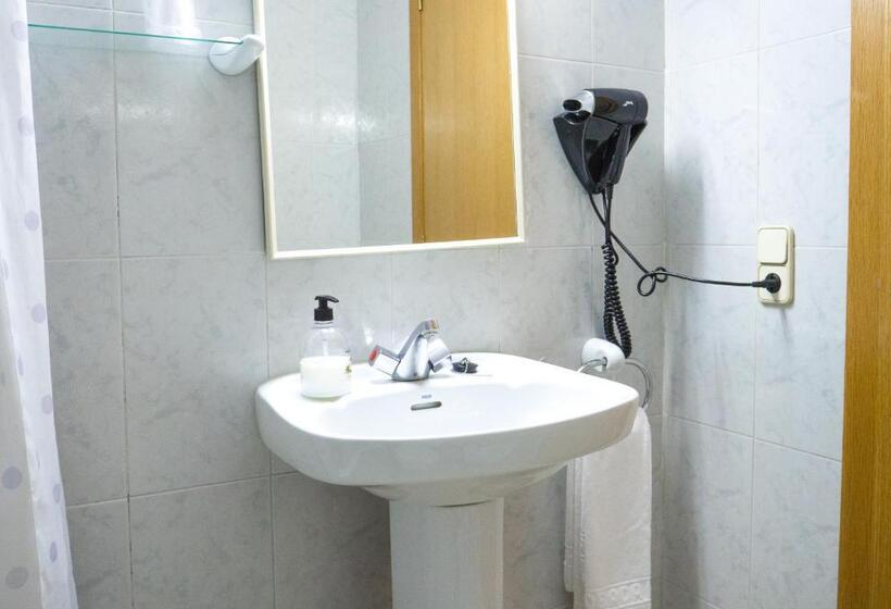Номер Стандарт Трехместный, La Trobada Hotel Sport
