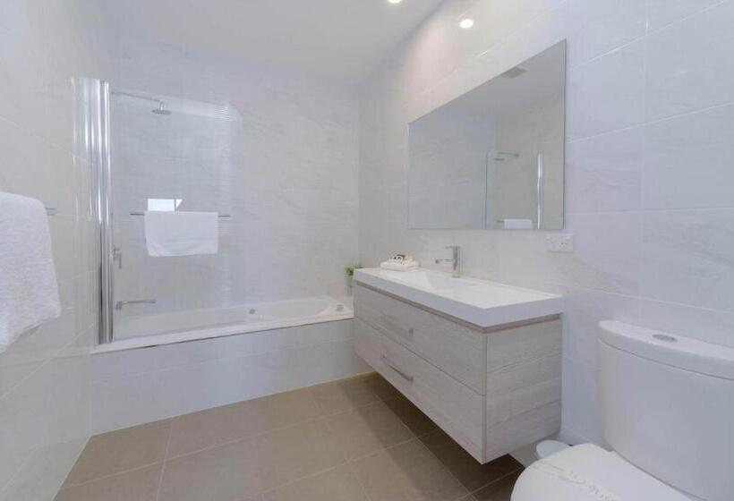 Номер Премиум, Moby Dick Waterfront Resort Motel