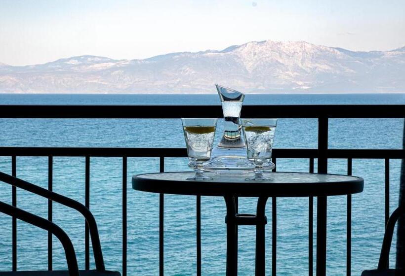 غرفة قياسية مطلّة علي البحر, Riviera