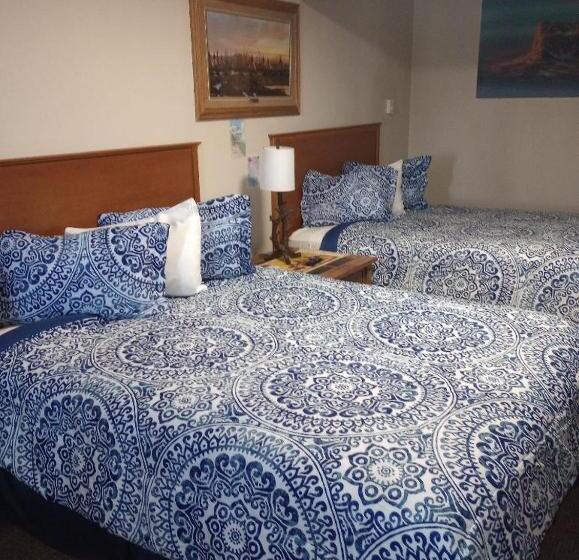 Номер Стандарт, Going To The Sun Inn & Suites