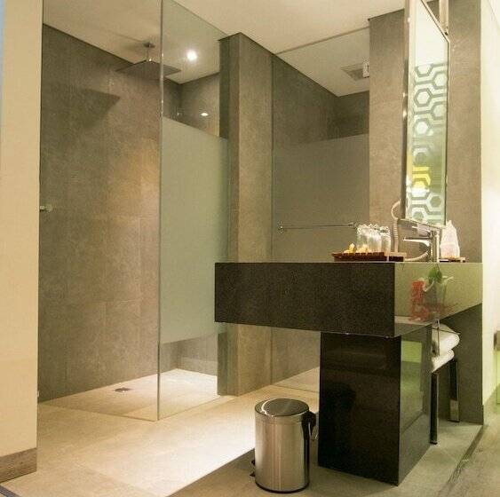 اتاق لوکس, Daun Bali Seminyak