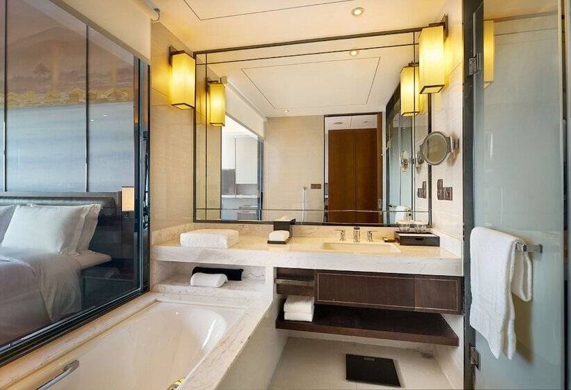 Номер Премиум, Doubletree By Hilton Ningbo Beilun