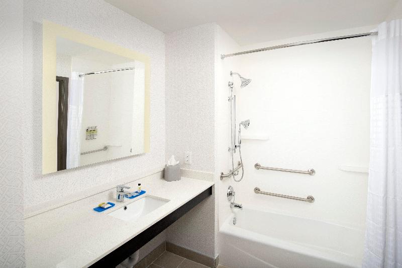 Президентский Люкс, Holiday Inn Express Pensacola Downtown, An Ihg
