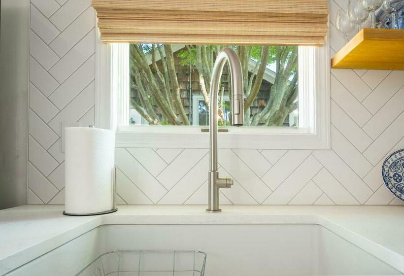 Дом 2 Спальни, Marina Bay Cottages