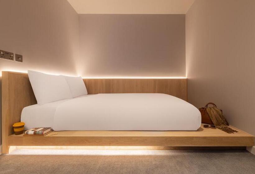 Номер Стандарт, Zedwell Greenwich