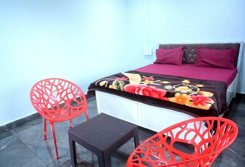 Семейный Номер Вид на Горы, Sahyadri Hotel And Room Stay