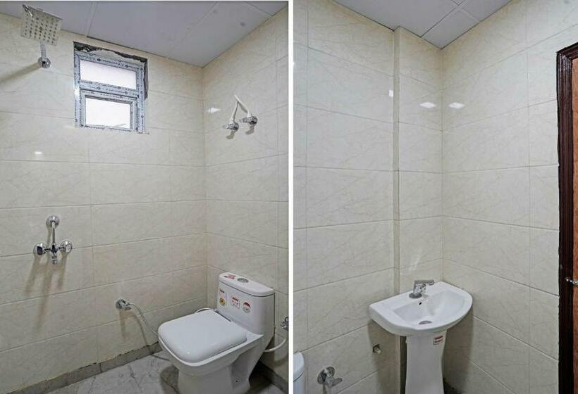 Habitació Triple Clàssica, Oyo Flagship Hotel Jojo In