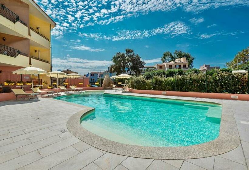 آپارتمان 1 خوابه, Isa Residence With Swimming Pool In Santa Teresa Di Gallura, Apartments With Air Conditioning And Pr