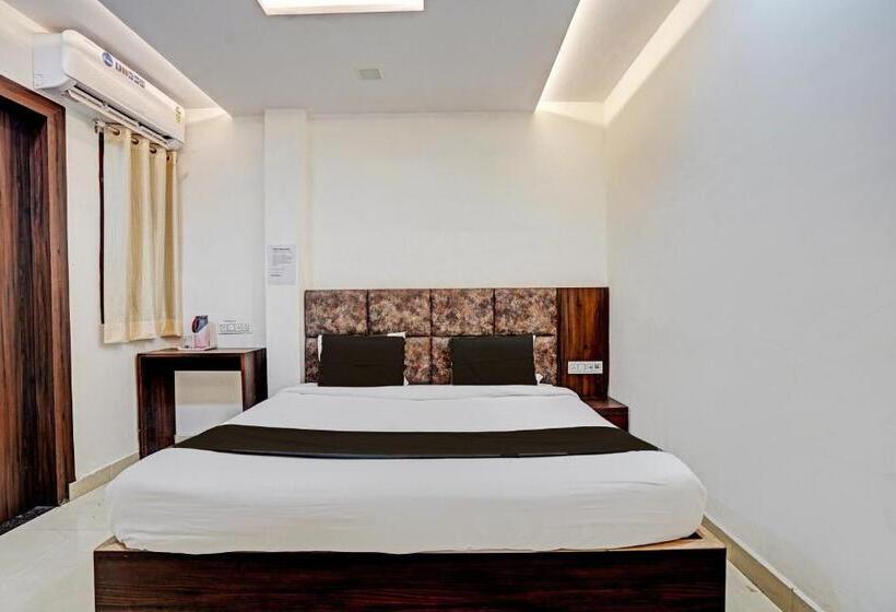 Triple Classic Room, Fabhotel Vishal Palace